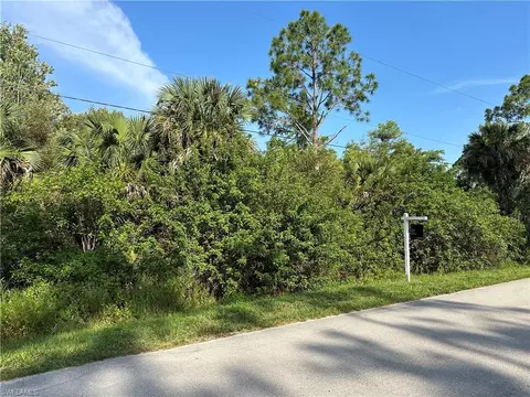 620 23rd St NW, Naples, FL 34120
