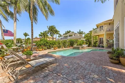401 Hawser Ln, Naples, FL 34102 photo 28