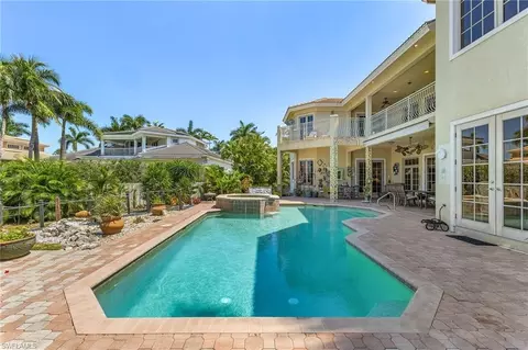 401 Hawser Ln, Naples, FL 34102 photo 27