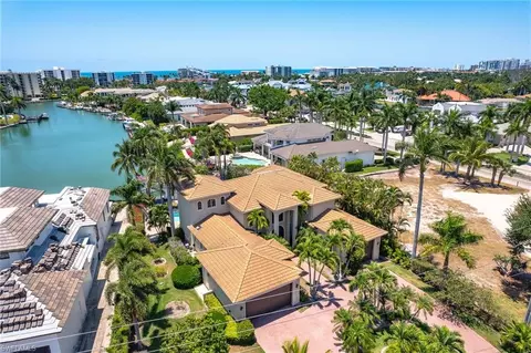 401 Hawser Ln, Naples, FL 34102 photo 44