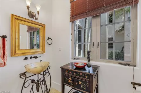 401 Hawser Ln, Naples, FL 34102 photo 18