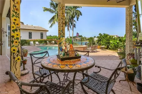 401 Hawser Ln, Naples, FL 34102 photo 24