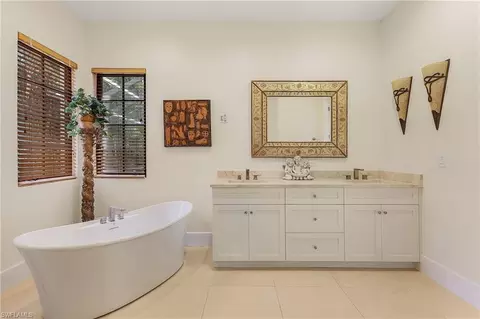 401 Hawser Ln, Naples, FL 34102 photo 34