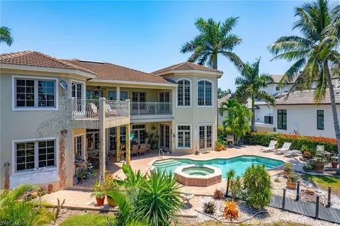 401 Hawser Ln, Naples, FL 34102 photo 20
