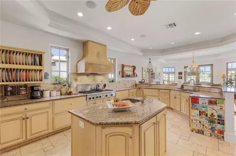401 Hawser Ln, Naples, FL 34102 photo 14