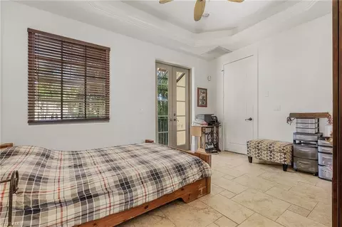 401 Hawser Ln, Naples, FL 34102 photo 22