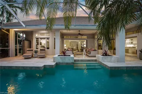 228 Monterey Dr, Naples, FL 34119 photo 2