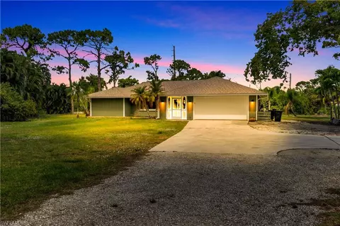 20564 Charing Cross Cir, Estero, FL 33928