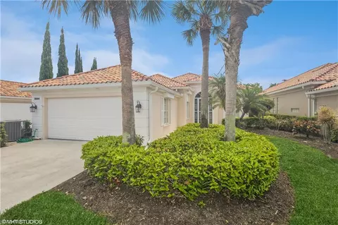 3944 Isla Ciudad Ct, Naples, FL 34109