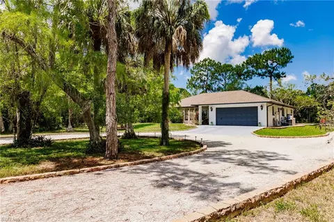 421 31st St SW, Naples, FL 34117