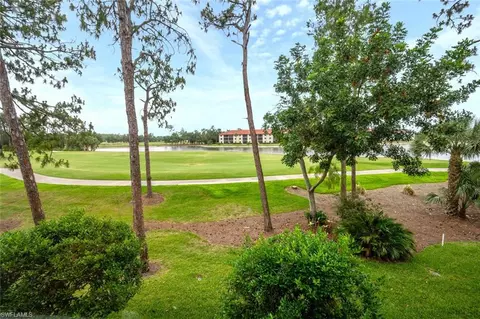 7320 Glenmoor Ln #2202, Naples, FL 34104