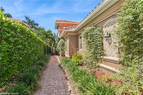 8538 Chase Preserve Dr, Naples, FL 34113