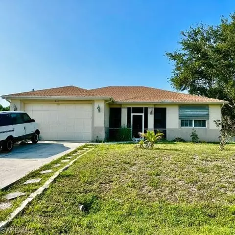 527 SE 3rd Ter, Cape Coral, FL 33990