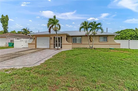 1821 52nd St SW, Naples, FL 34116