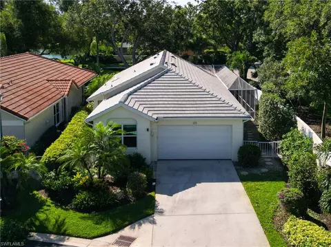 120 Livermore Ln, Naples, FL 34119