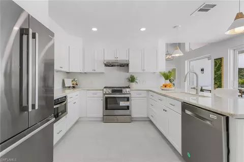 Kitchen - 19 Windward Pl N, Placida, FL 33946 photo 3 of 5