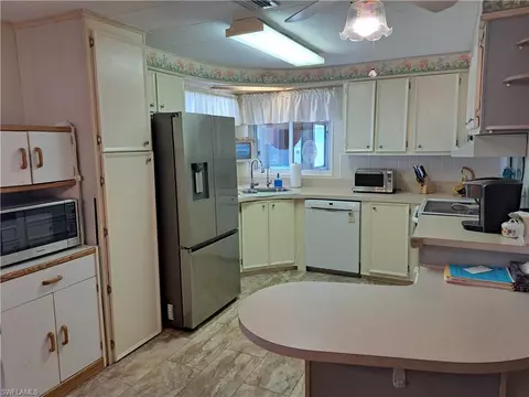 Kitchen - 90 Jan Dr #90, Naples, FL 34104 photo 1 of 1