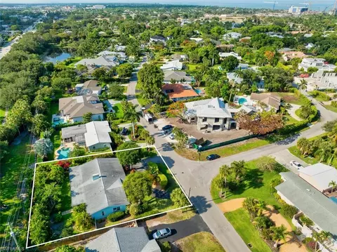 1600 Mandarin Rd, Naples, FL 34102