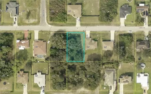 2513 42nd St W, Lehigh Acres, FL 33971