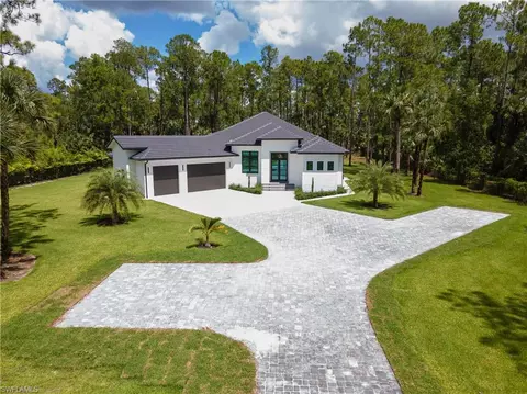 627 14th Ave NE, Naples, FL 34120
