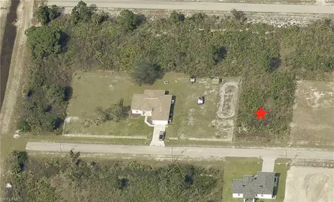 2810 55th St W, Lehigh Acres, FL 33971