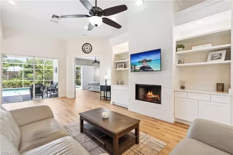5049 Fairhaven Ln, Naples, FL 34109