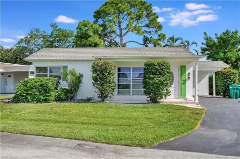 7 Knights Bridge Rd #A4, Naples, FL 34112