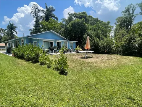 99609962 Carolina St, Bonita Springs, FL 34135