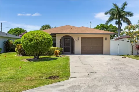 754 98th Ave N, Naples, FL 34108