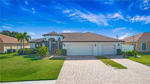 413-415 Nicholas Pkwy W, Cape Coral, FL 33991