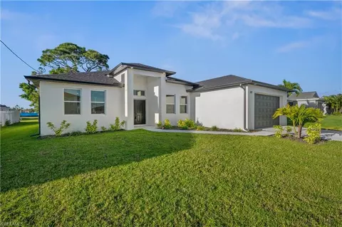 1113 NE 6th Pl, Cape Coral, FL 33909