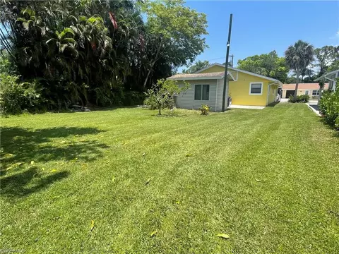 99509952 Carolina St, Bonita Springs, FL 34135