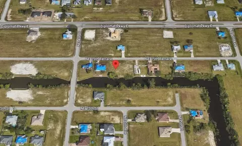 424 NE 15th Ter, Cape Coral, FL 33909
