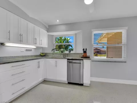 249 Pinehurst Cir, Naples, FL 34113 photo 11