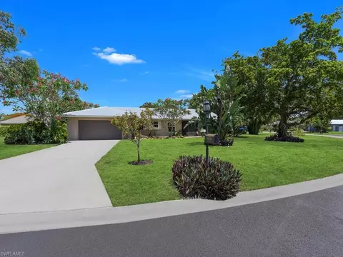 249 Pinehurst Cir, Naples, FL 34113 photo 2