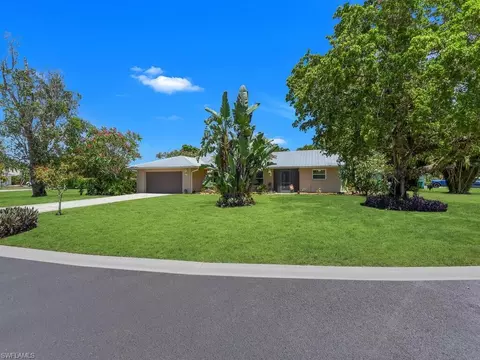 249 Pinehurst Cir, Naples, FL 34113 photo 3