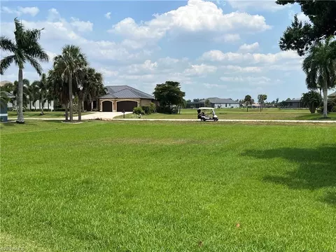 11806 Royal Tee Ct, Cape Coral, FL 33991