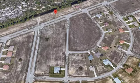 719 Wilmington Pkwy, Cape Coral, FL 33993