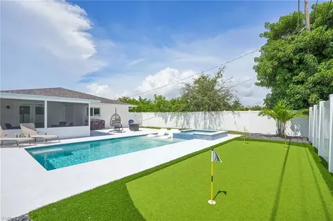656 94th Ave N, Naples, FL 34108