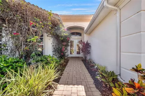 4736 Cerromar Dr, Naples, FL 34112 photo 2