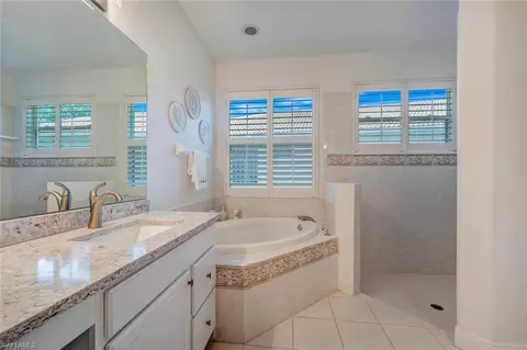 4736 Cerromar Dr, Naples, FL 34112 photo 28