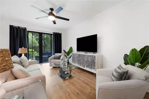 1045 Sandpiper St #G102, Naples, FL 34102