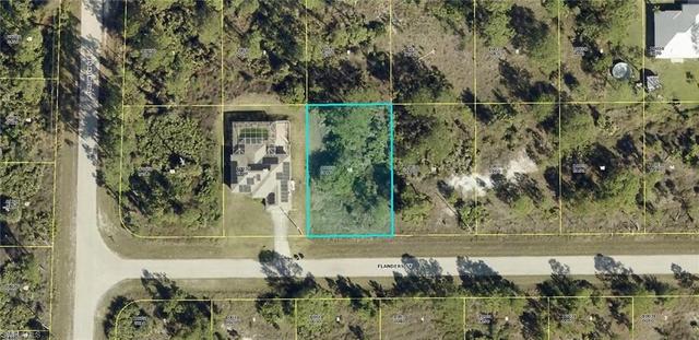 929 Flanders St, Lehigh Acres, FL 33974