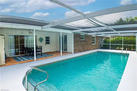 1056 Cardinal St, Naples, FL 34104