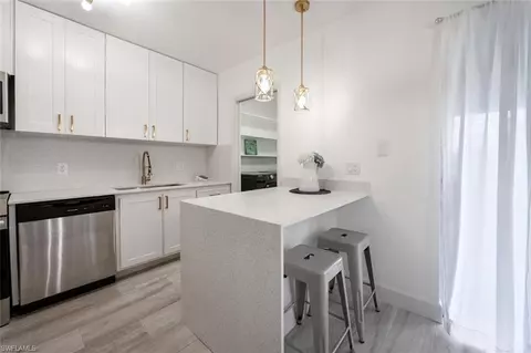 788 Park Shore Dr #H36, Naples, FL 34103