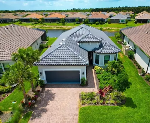 8428 Rosa Ct, Naples, FL 34114
