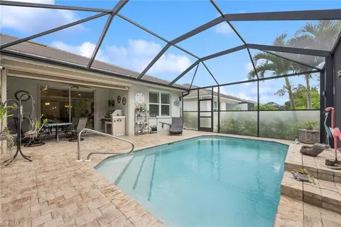 14947 Edgewater Cir, Naples, FL 34114