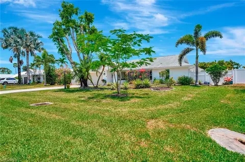 155 Wickliffe Dr, Naples, FL 34110 photo 2