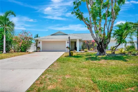155 Wickliffe Dr, Naples, FL 34110