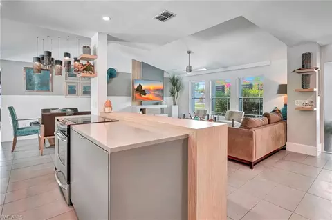 155 Wickliffe Dr, Naples, FL 34110 photo 5